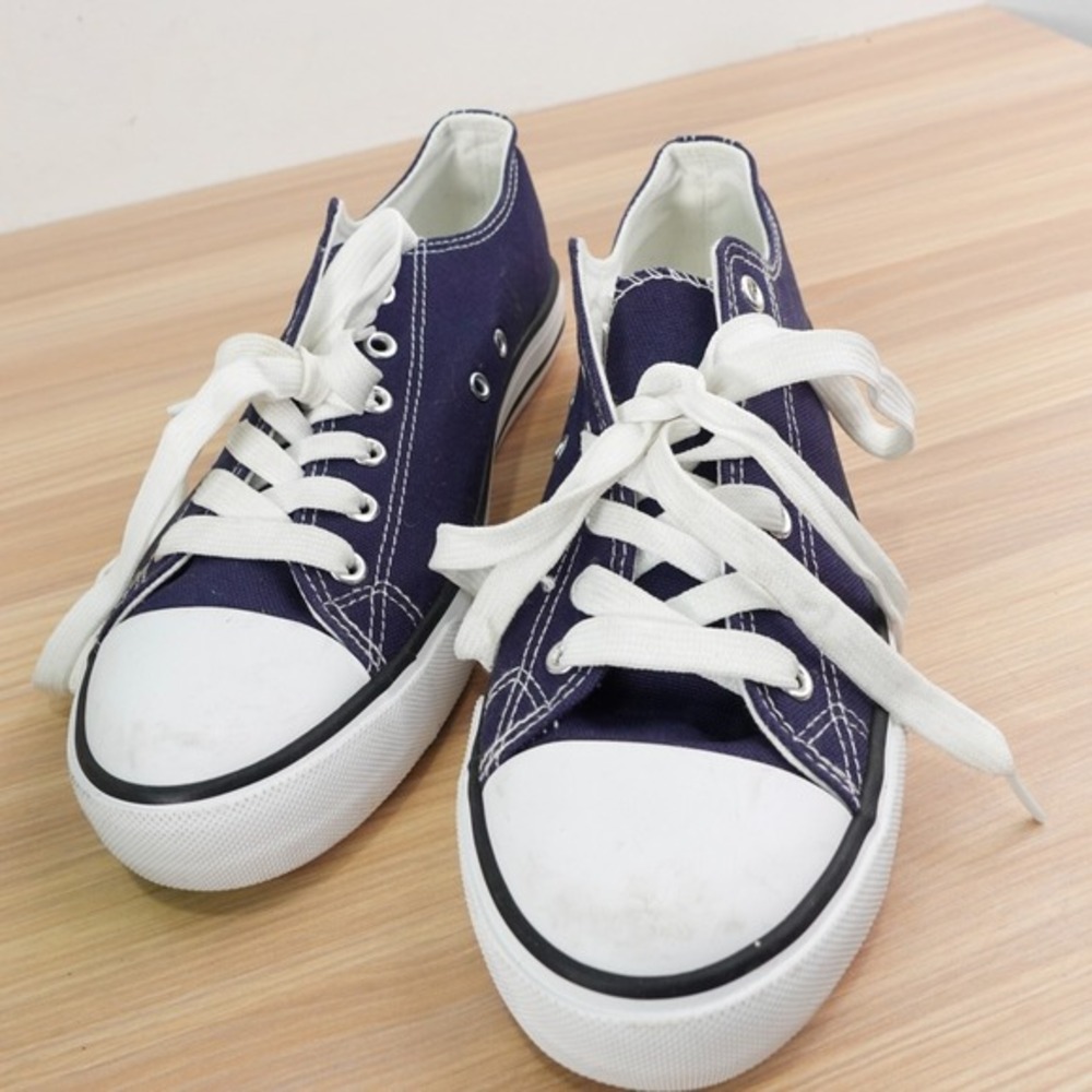 Y2K Preppy Navy Canvas Sneakers Women 8 Blue Non Slip Rubber Shoes Grunge Street